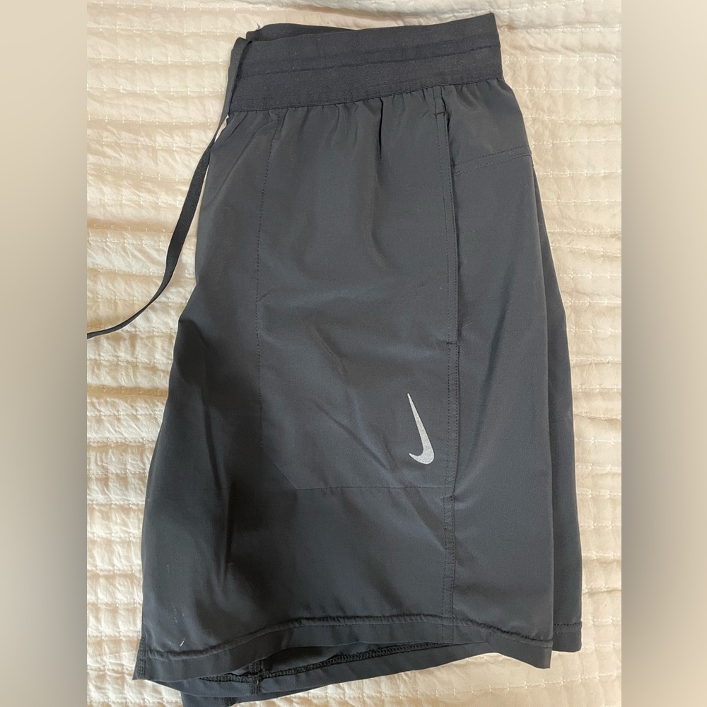 Men’s Yoga Athletic Shorts / Black / Large